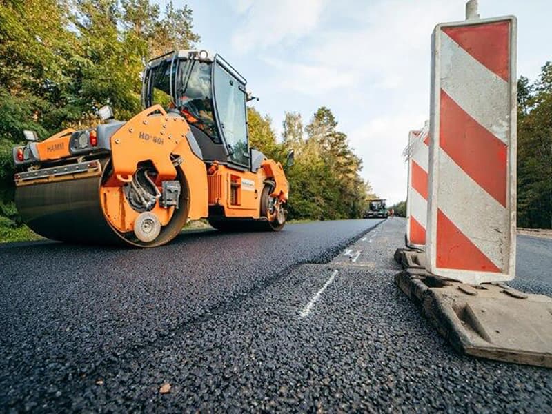 Asphalt driveway installation